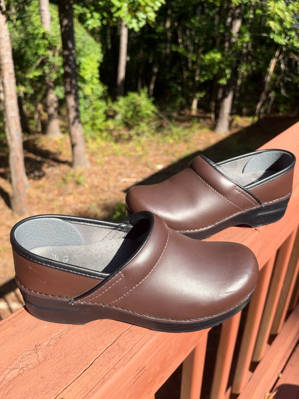 Dansko professional slip on clogs 37 chocolate brown